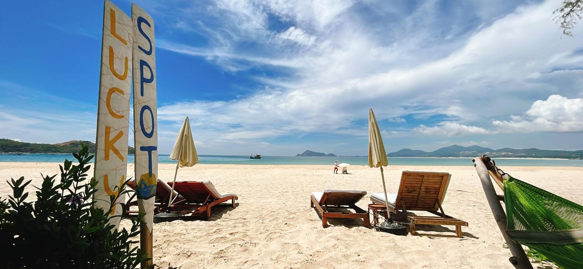 Lucky Spot Beach Bungalow Song Cau Bagian luar foto